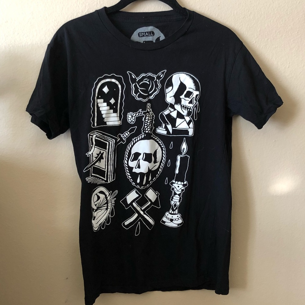 EVERYTHING MUST GO ‼️ Teen Hearts Tattoo Tee